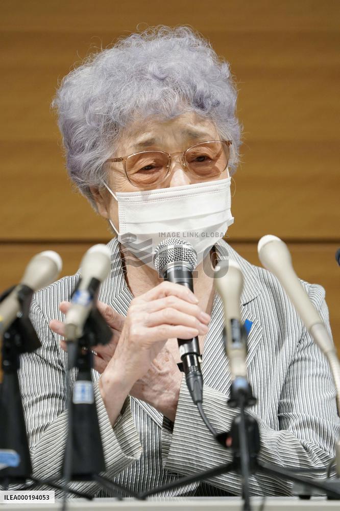 Abductee Megumi Yokota's mother meets press after husband's death