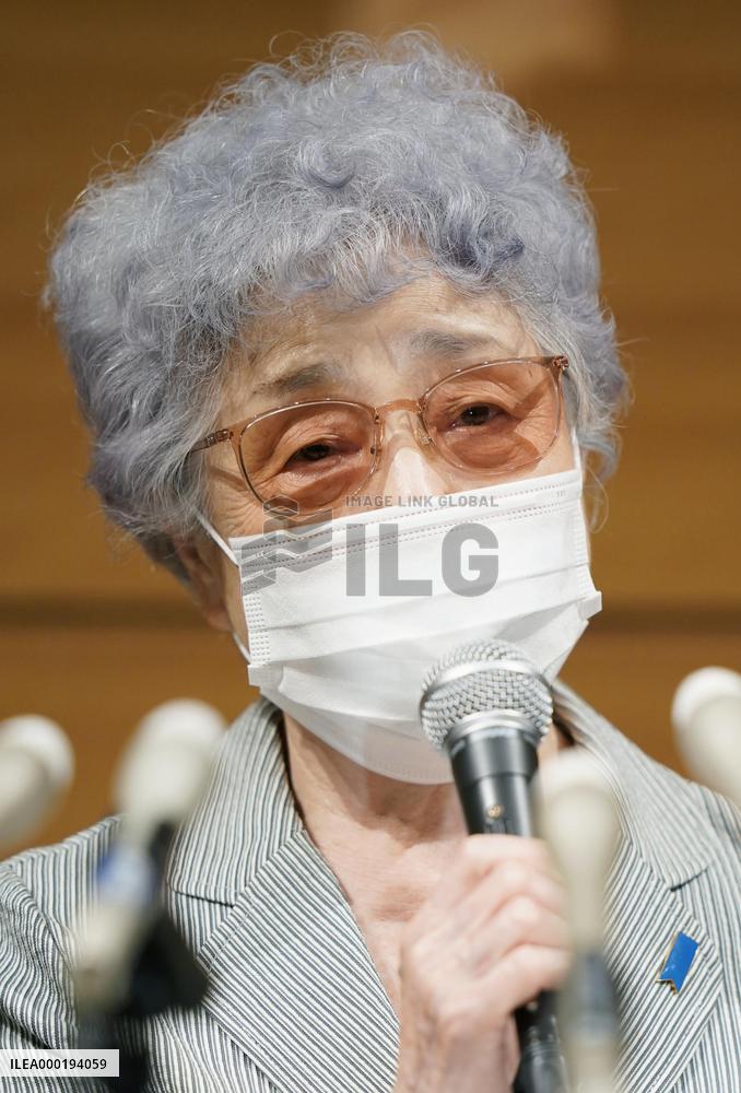 Abductee Megumi Yokota's mother meets press after husband's death