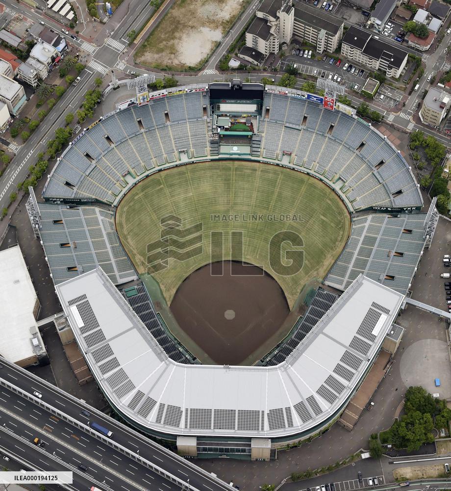 High school baseball at Koshien Stadium