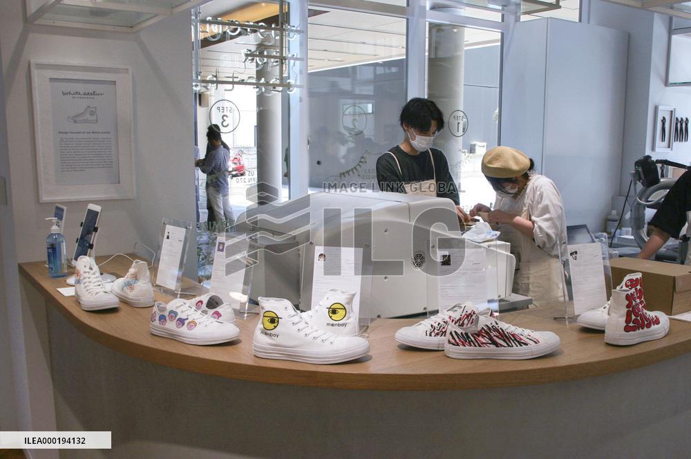 Delayed opening of commercial complex in Fukuoka