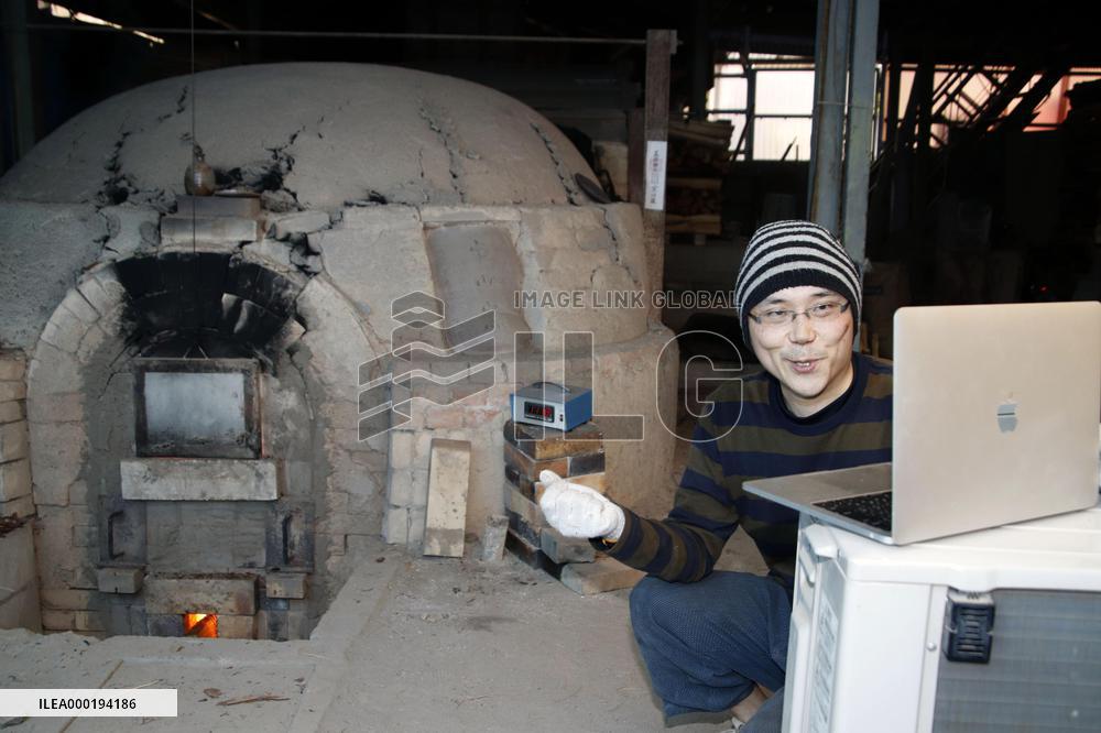 Online pottery session