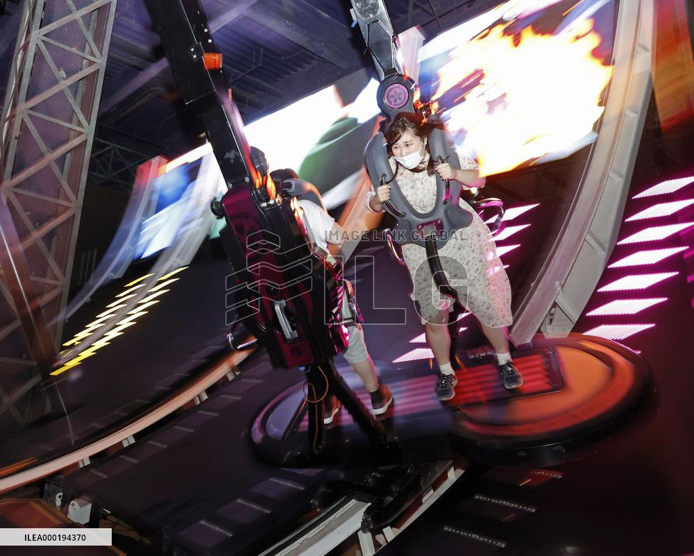 Tokyo amusement park resumes operation