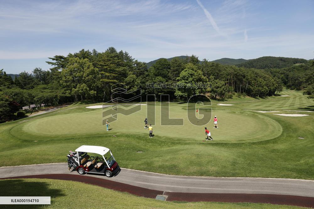 Charity golf to support medical staff