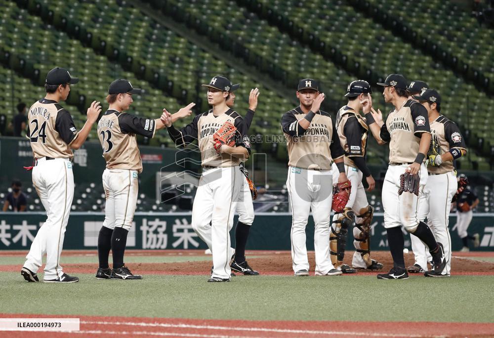 Baseball: Opening series in Japan
