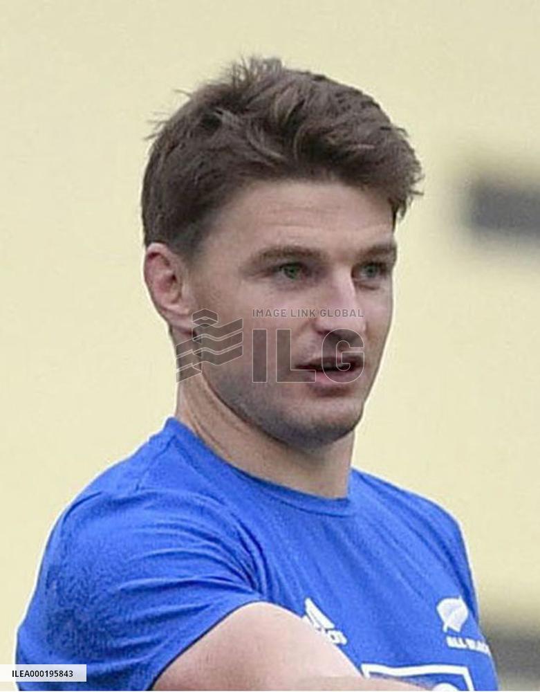 Rugby: Beauden Barrett to play in Japan