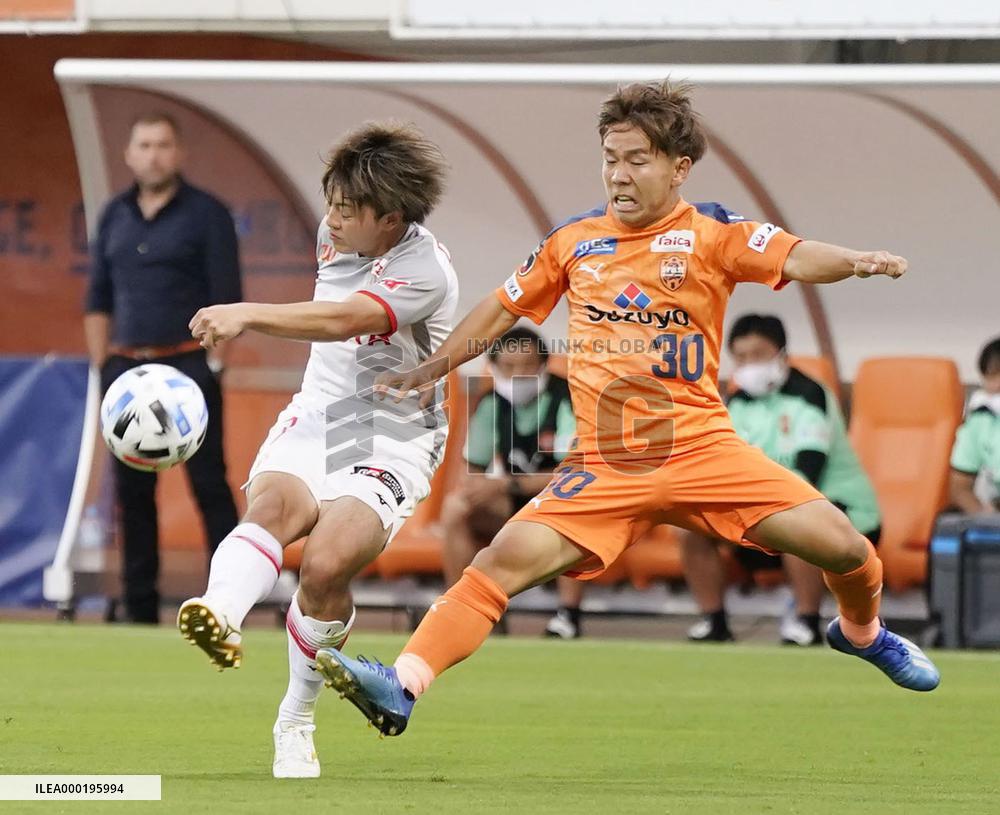 Football: J-League top flight resumes after virus delay