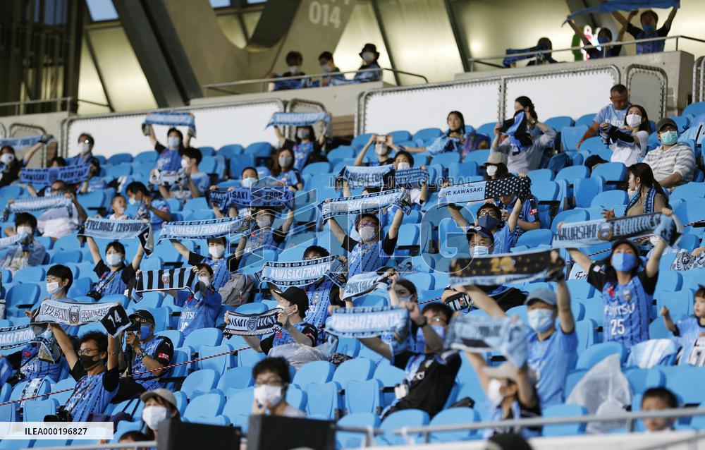 Football: Fans allowed into J-League stadiums