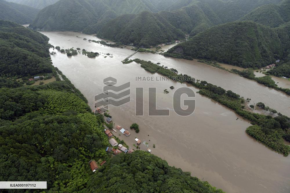Heavy rain in western Japan