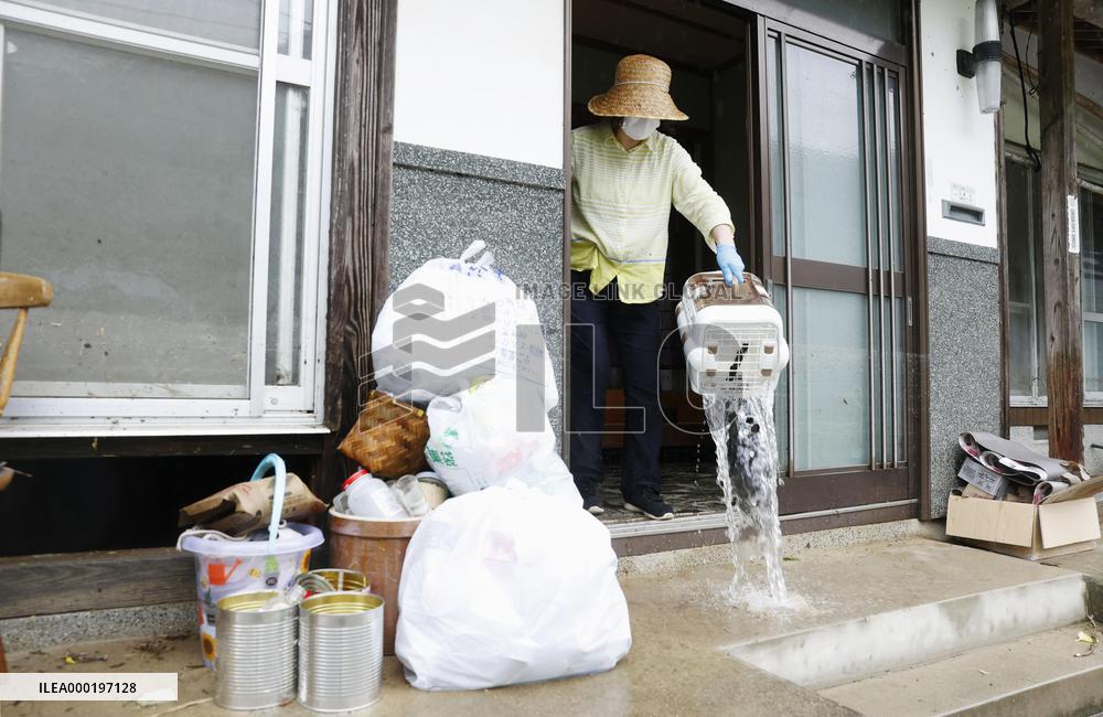 Heavy rain in western Japan