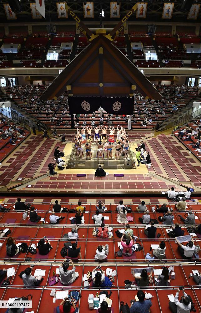 Sumo: July tourney begins, allows up to 2,500 fans a day