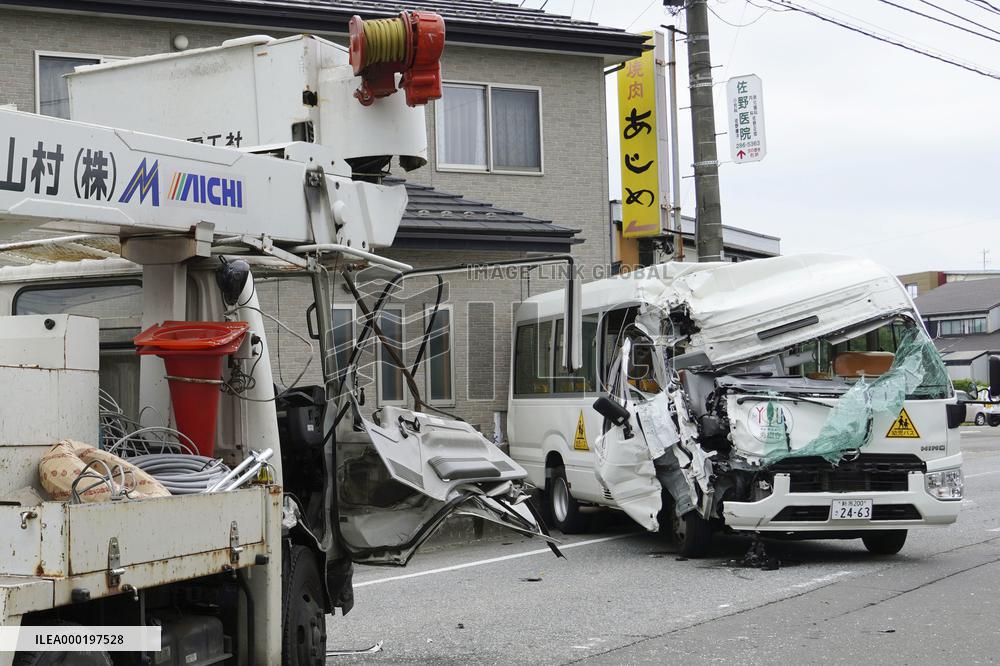 Car accident involving nursery school bus
