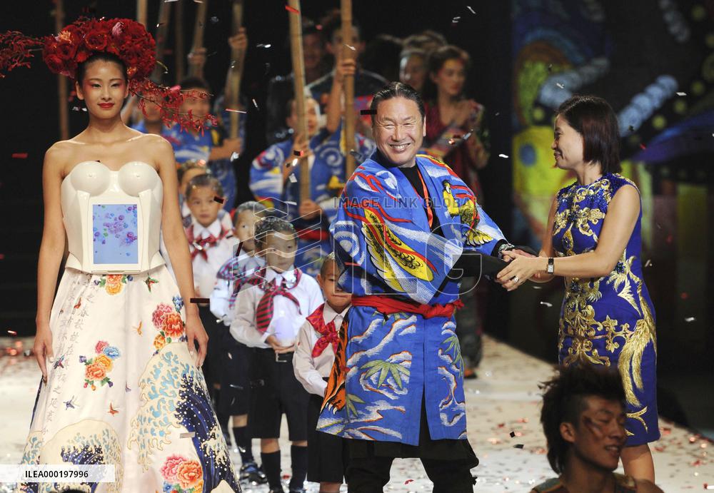 Japanese fashion designer Kansai Yamamoto dies