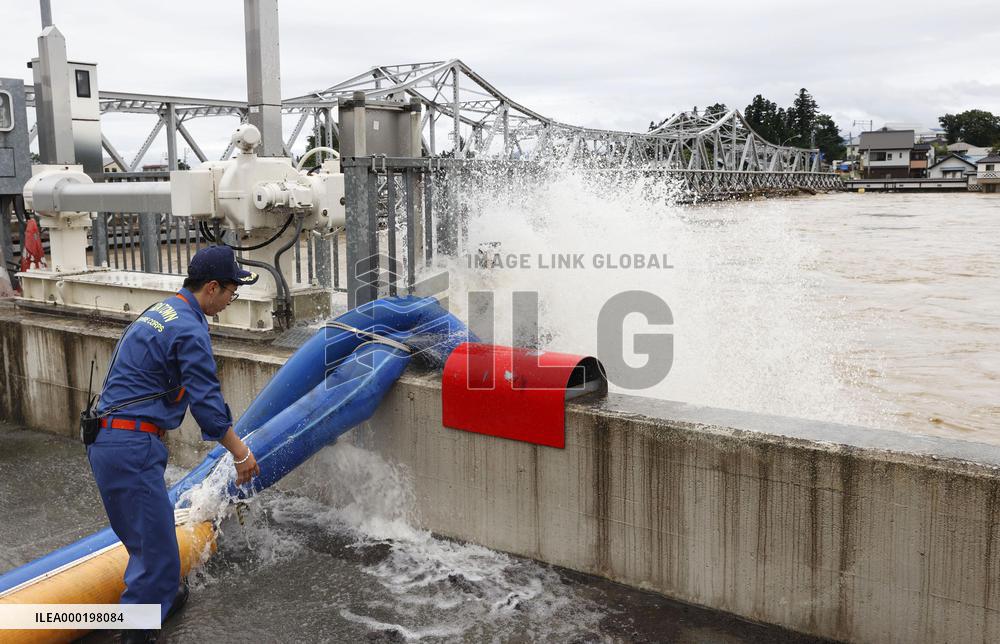 Heavy rain in northeastern Japan