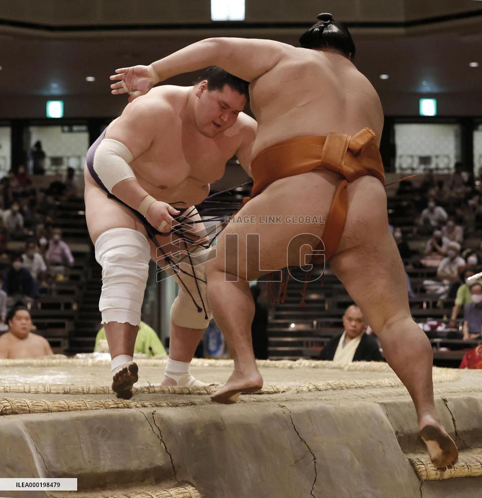 Sumo: Terunofuji clinches championship in comeback tournament