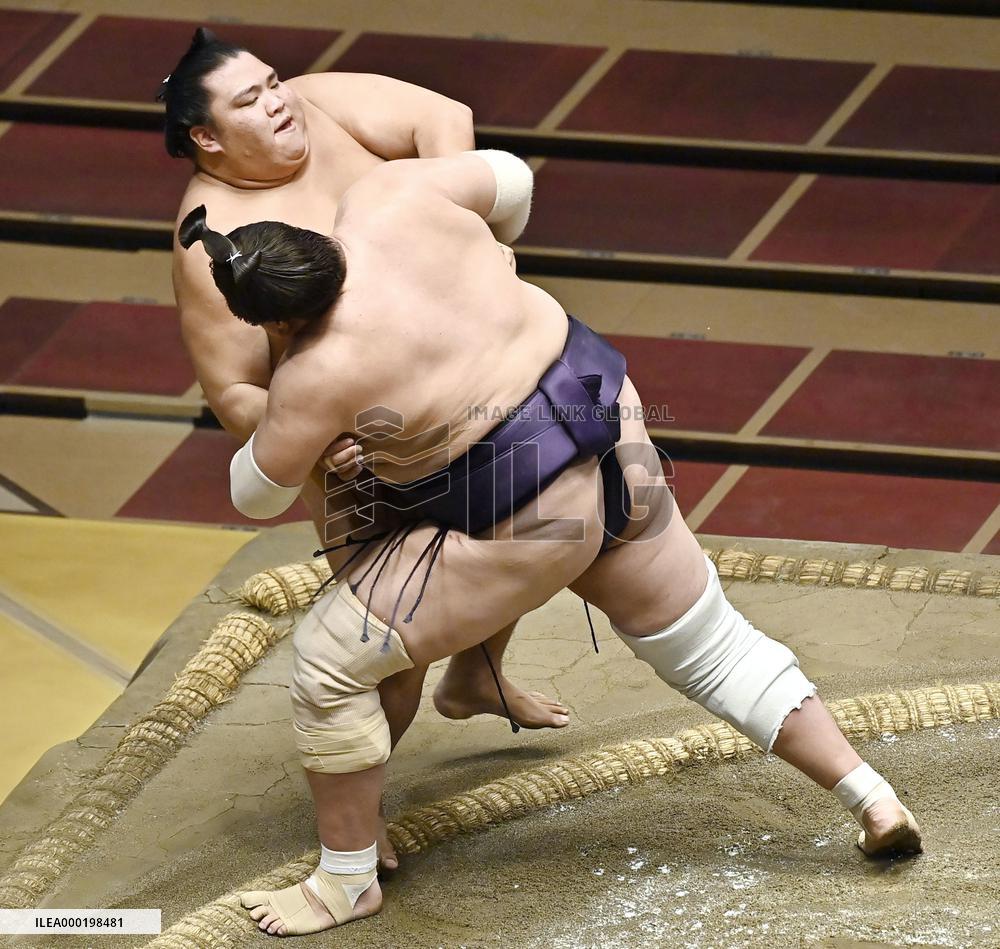 Sumo: Terunofuji clinches championship in comeback tournament