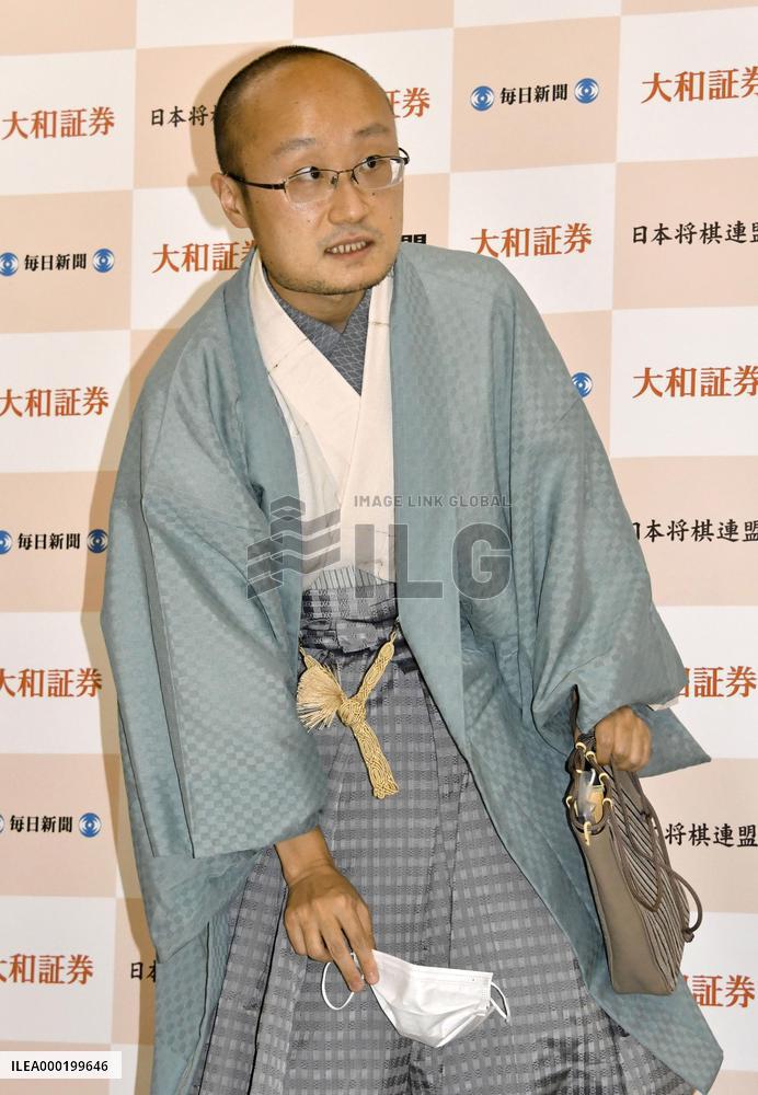 Akira Watanabe wins Meijin title