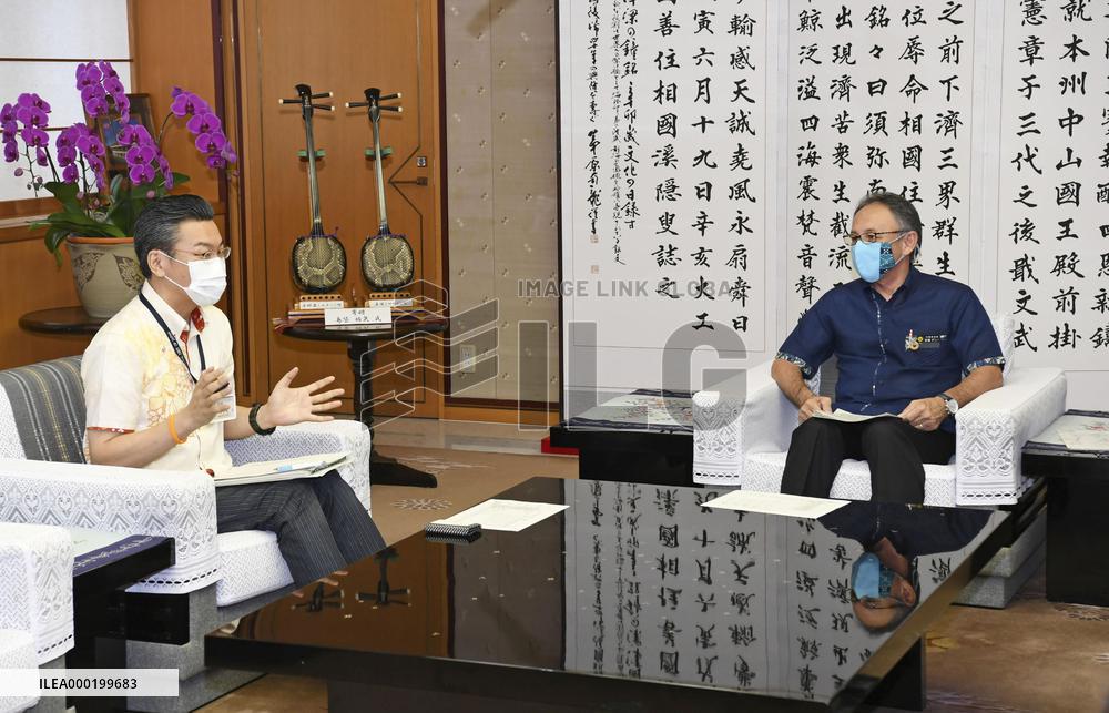 Virus cases stay high in Okinawa