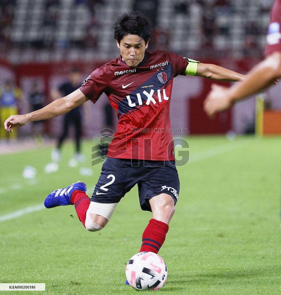 Football: Former Japan defender Uchida retires