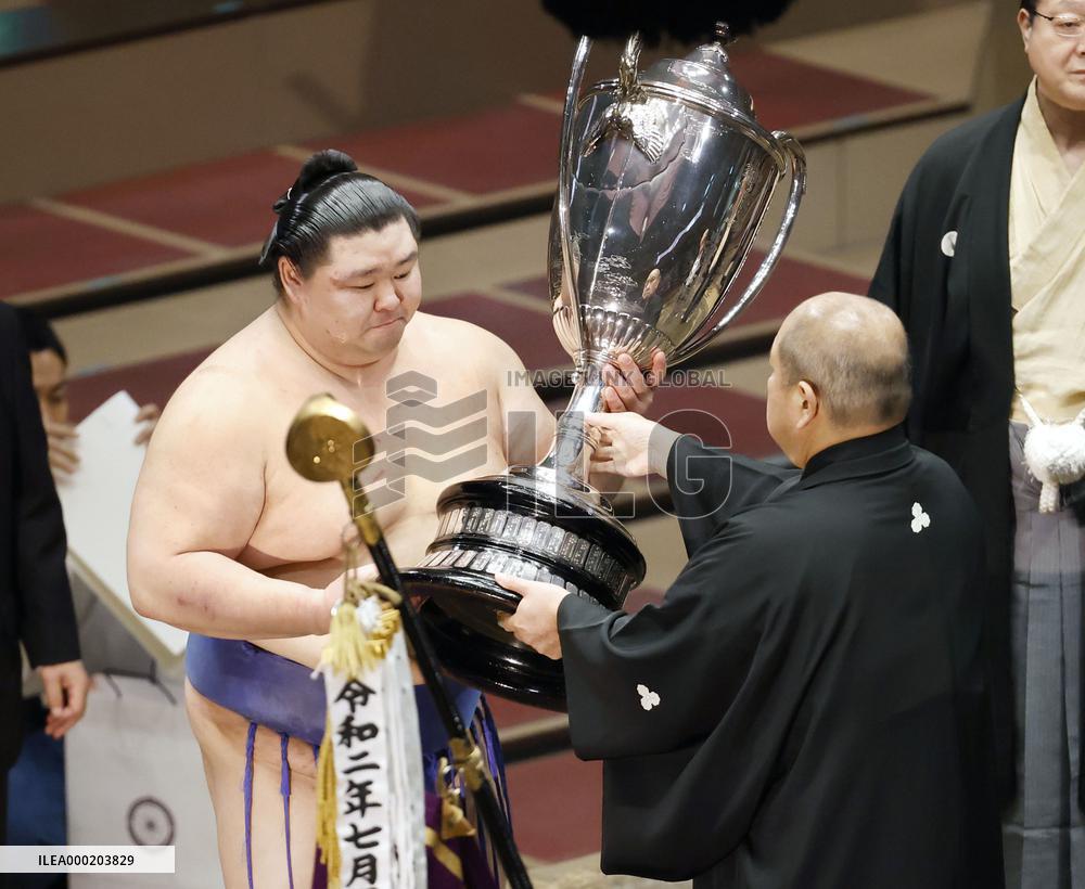 Sumo: Shodai clinches 1st-ever title