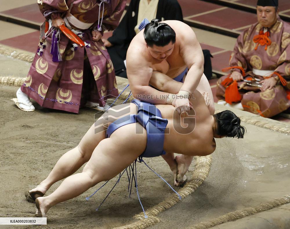 Sumo: Shodai clinches 1st-ever title
