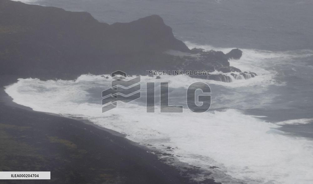 Typhoon Chan-hom approaches Japan
