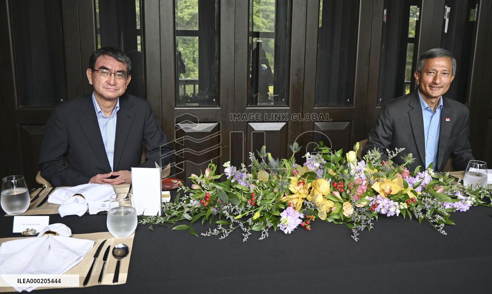 Japan-Singapore ministerial talks