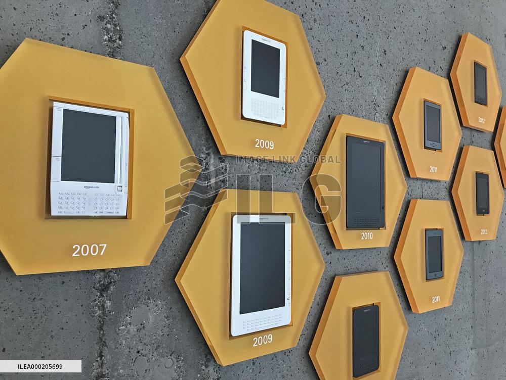 Amazon e-book readers