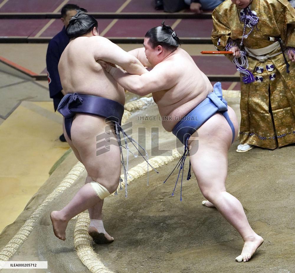 New Year Grand Sumo Tournament