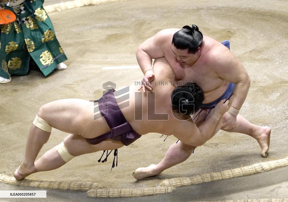 New Year Grand Sumo Tournament
