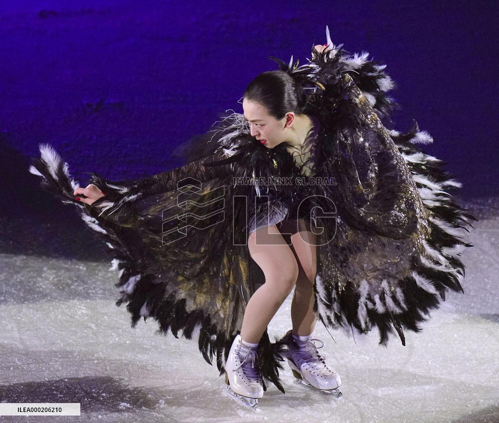 Mao Asada at ice show