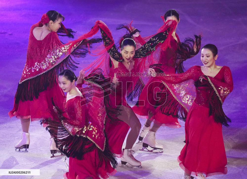 Mao Asada at ice show