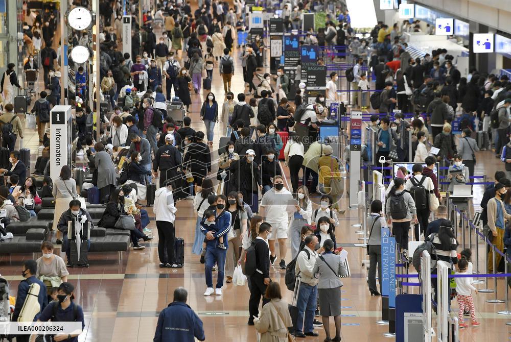 Golden Week holidays amid coronavirus pandemic