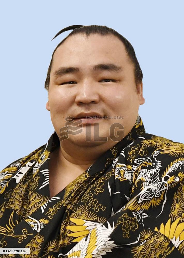 Sumo: Back injury forces Kakuryu out of November meet