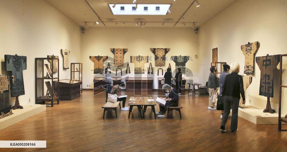 Exhibition of Ainu handicrafts