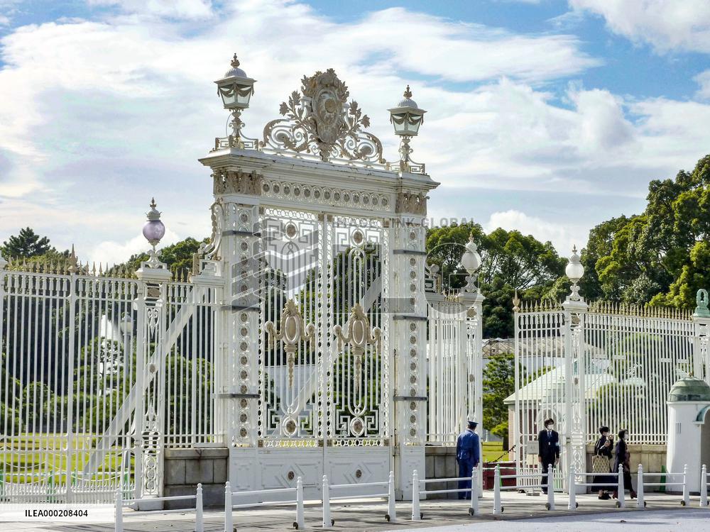 Scenes around Tokyo's Yotsuya Station