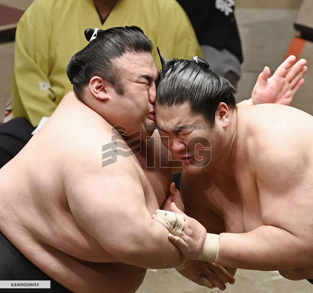 November Grand Sumo Tournament
