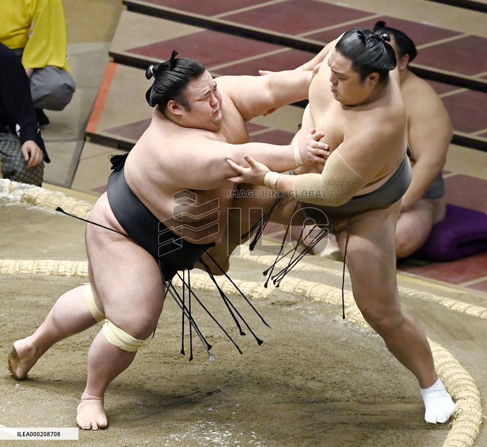 November Grand Sumo Tournament