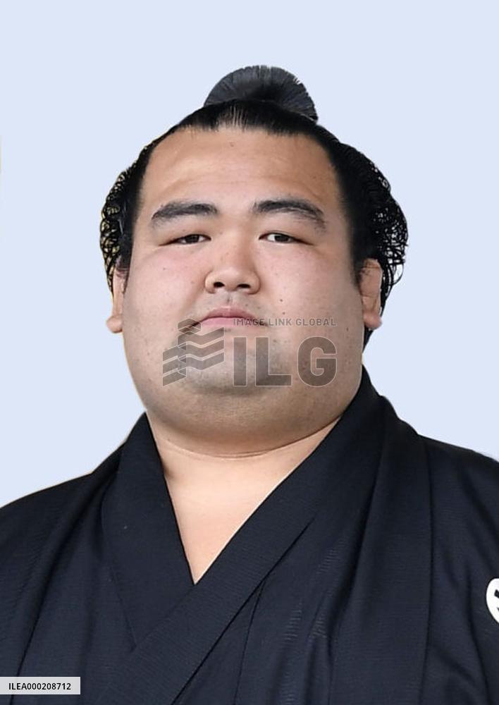 Sumo: Ex-ozeki Kotoshogiku to retire