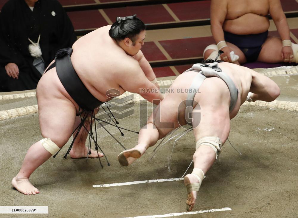 November Grand Sumo Tournament