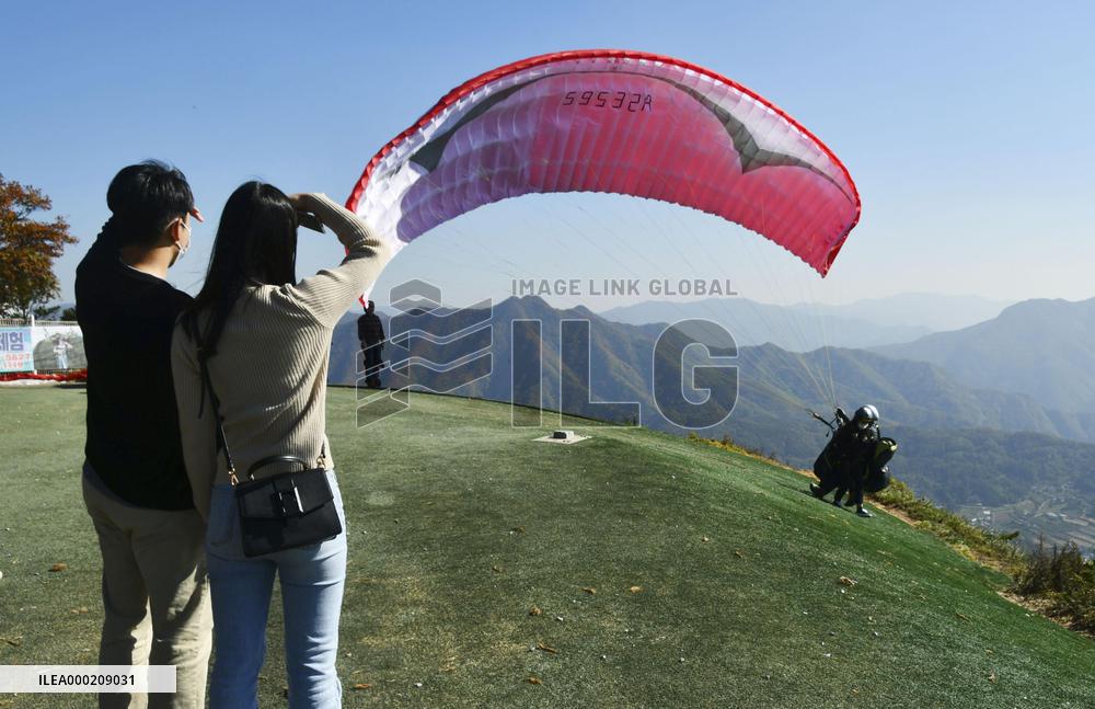 Paragliding in South Korea