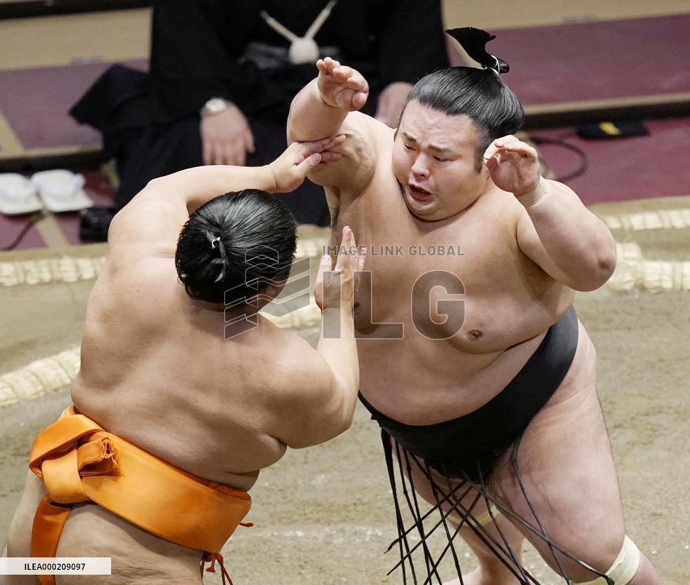 November Grand Sumo Tournament