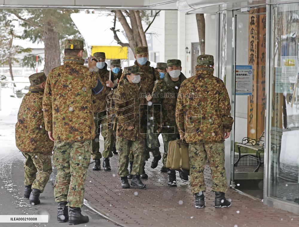 SDF nurses arrive at Hokkaido hospital