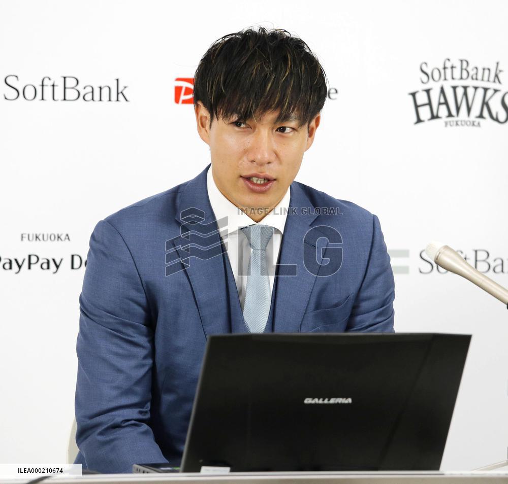 Baseball: Hawks, Yanagita agree to 610 mil. yen contract for 2021