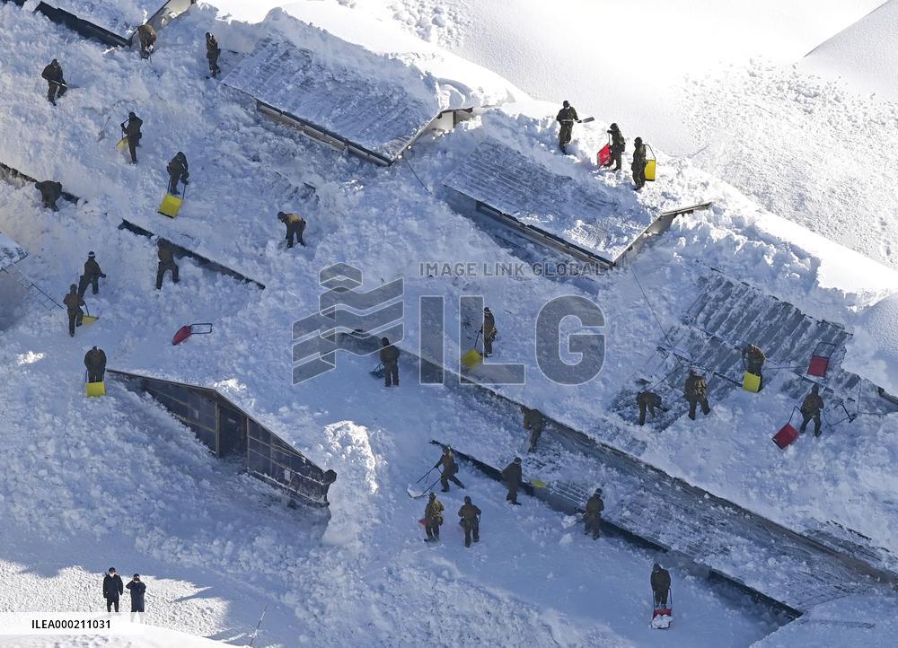 Heavy snow in northeastern Japan