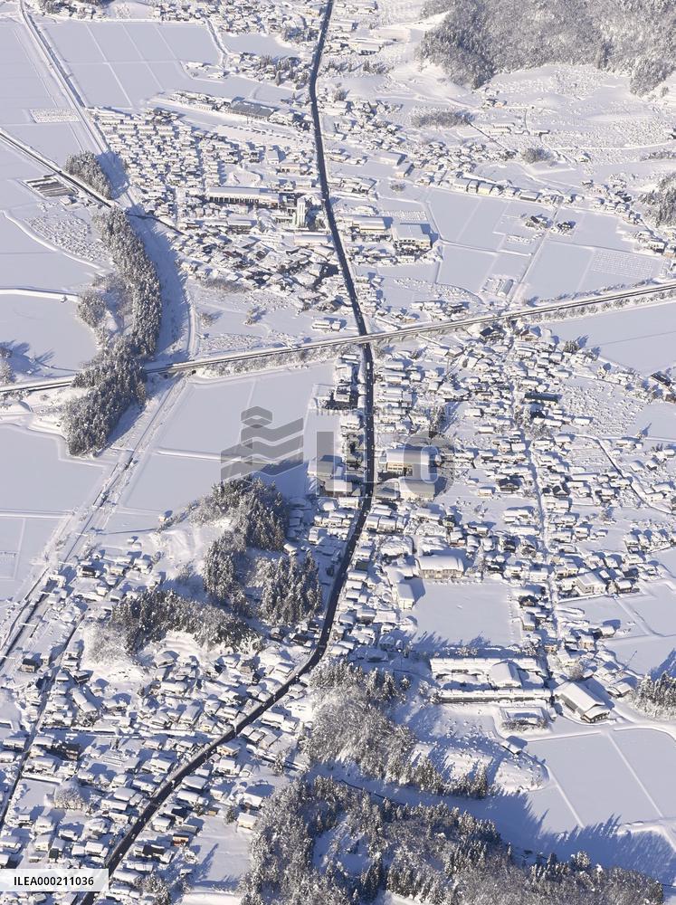 Heavy snow in northeastern Japan