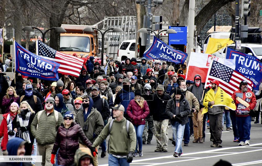 Trump supporters march toward Capitol