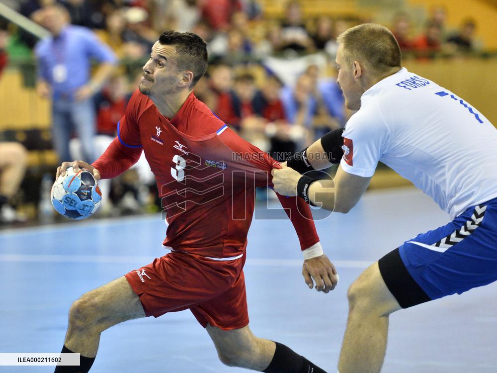 Roman Becvar, Fredrik Forss