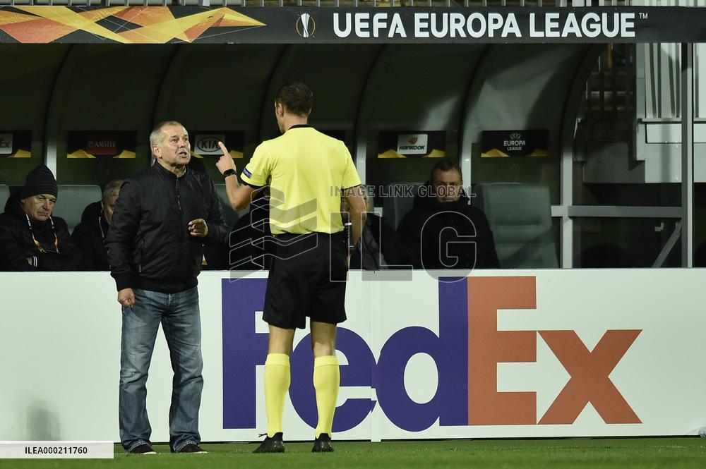 PETR RADA, trener, ROBERT SCHORGENHOFER, rozhodci, sudi, gesto