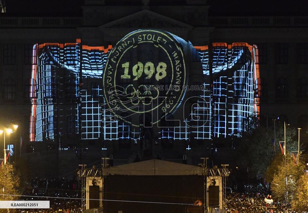 Video mapping on National Museum, Prague