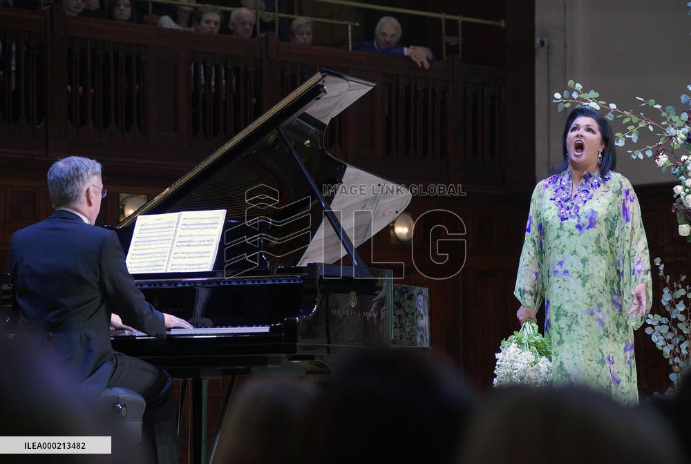 Anna Netrebko, Malcolm Martineau